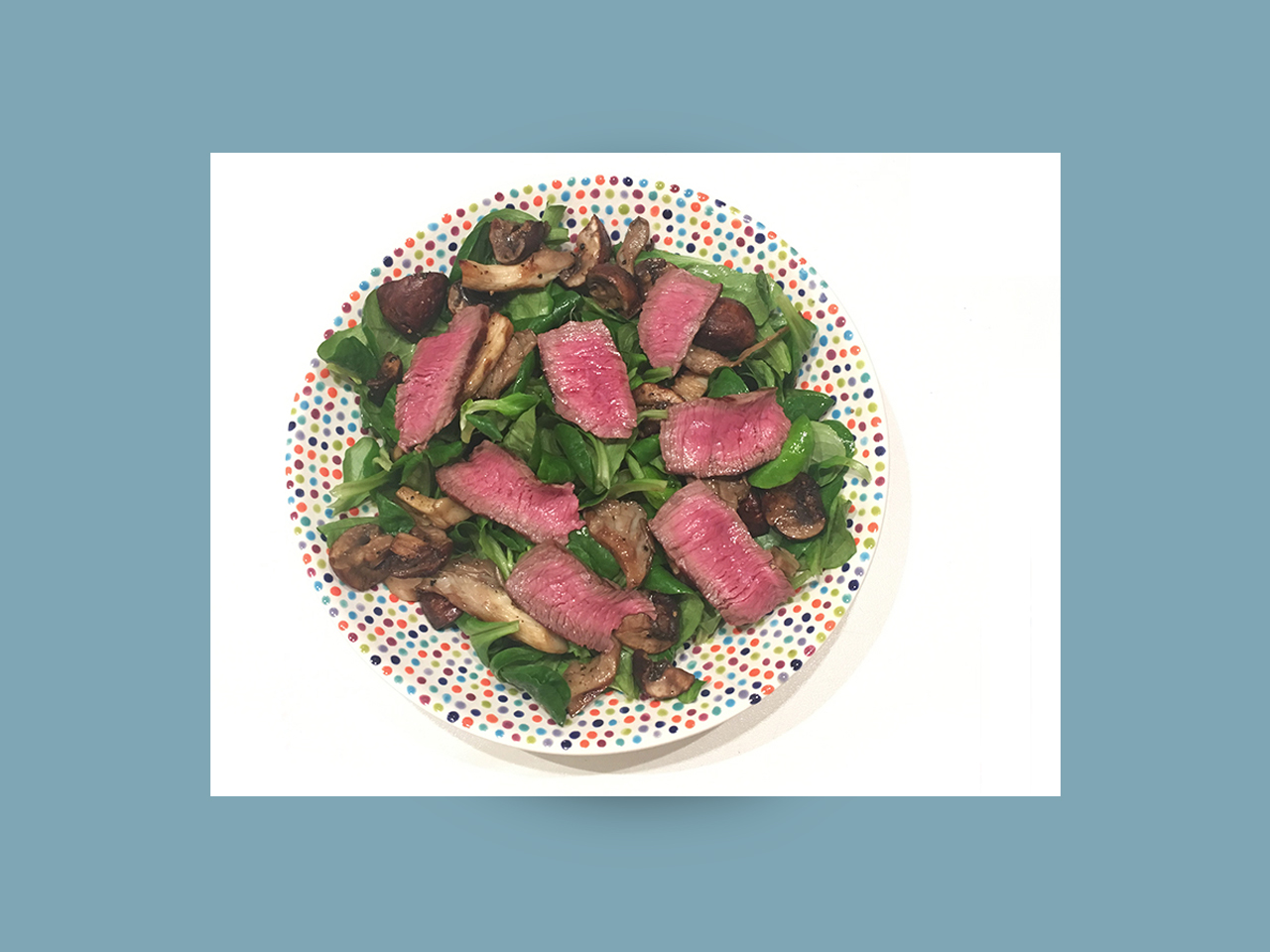 Salat mit warmen Pilzen und Rinderfiletstreifen – Elbfeelharmony